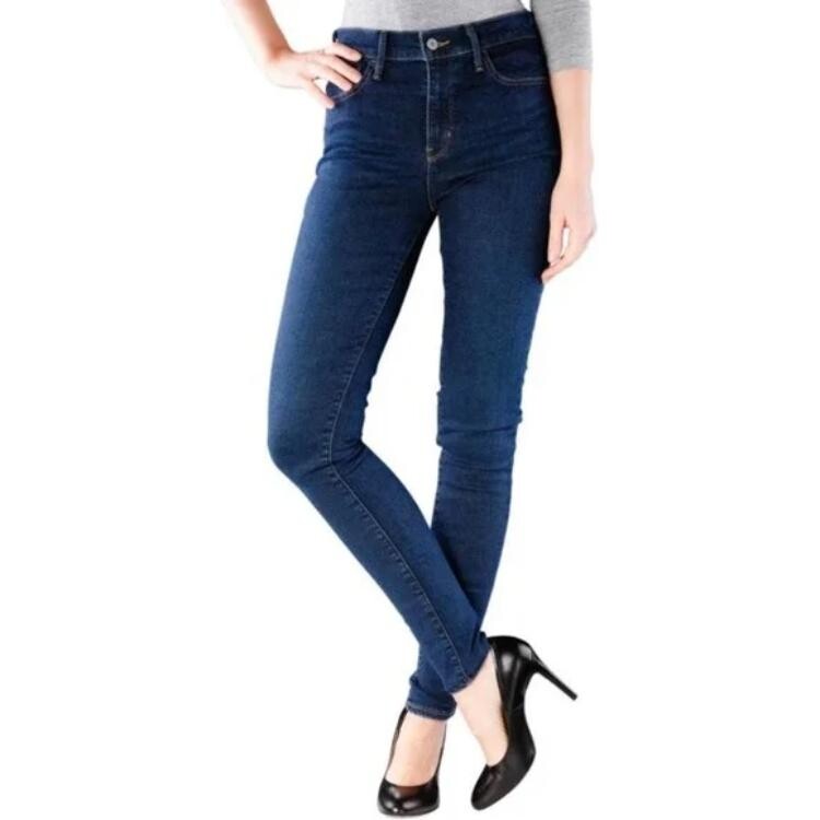 

Джинсы женские темного цвета Levi’S