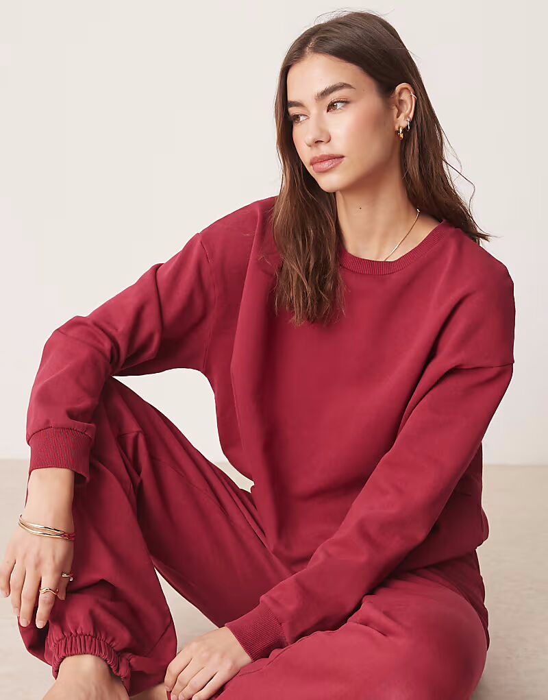 

Толстовка ASOS DESIGN с кислотной стиркой бордового цвета