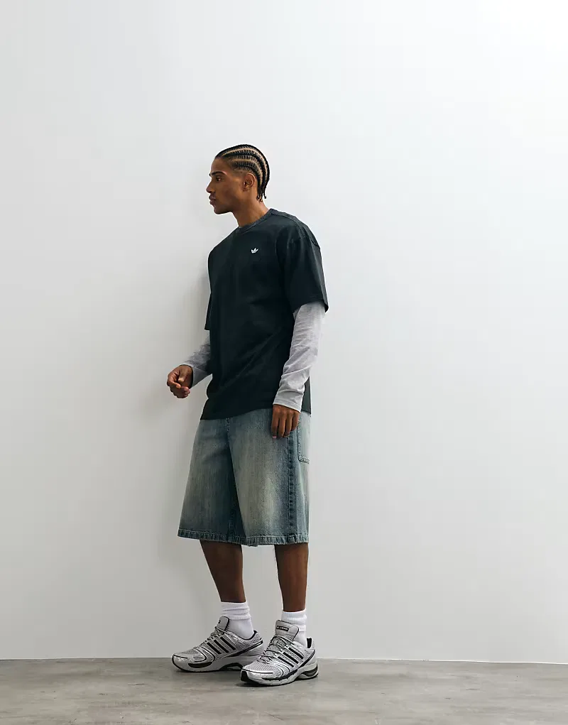 Футболка Adidas Originals Essential оверсайз, черный с эффектом потертости — фото 4