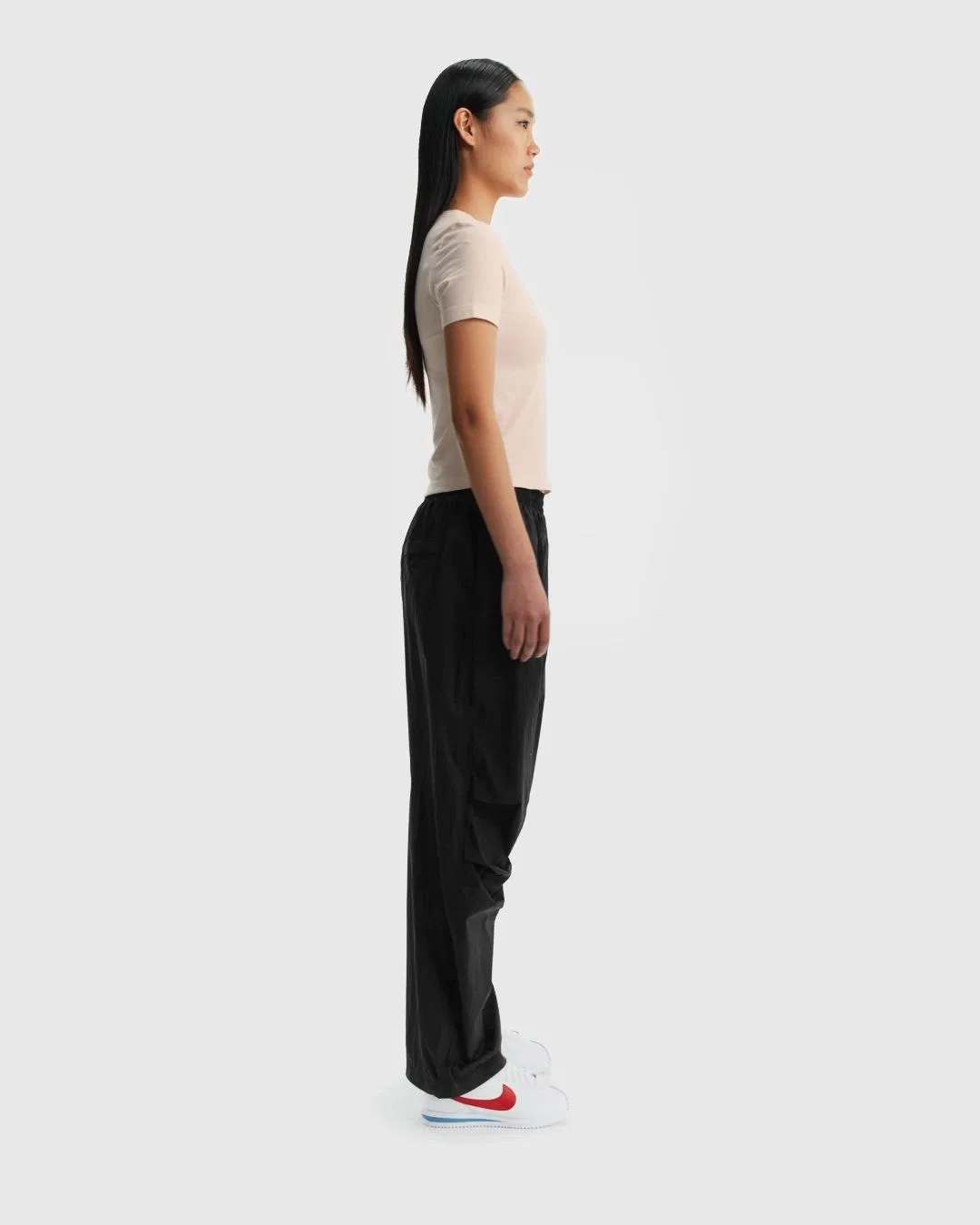 Женская футболка с принтом Nike Sportswear Slim Short-Sleeve Burnout Logo Top, Chalk — фото 2