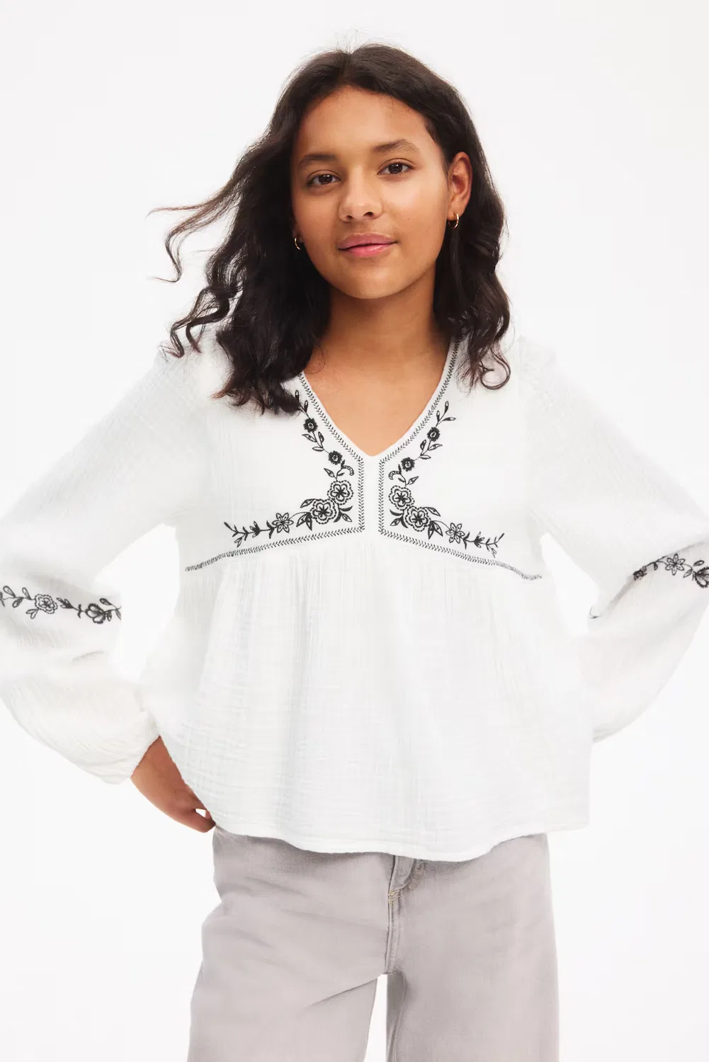 Вышитая блузка из хлопчатобумажной ткани H&M, Weiß/Geblümt