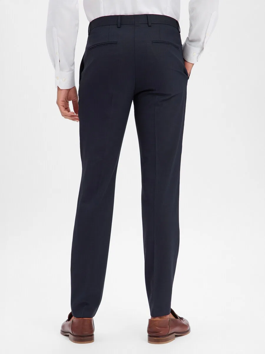 Брюки BOSS Regular Pleated Pants 'Leon' в темно-синем цвете