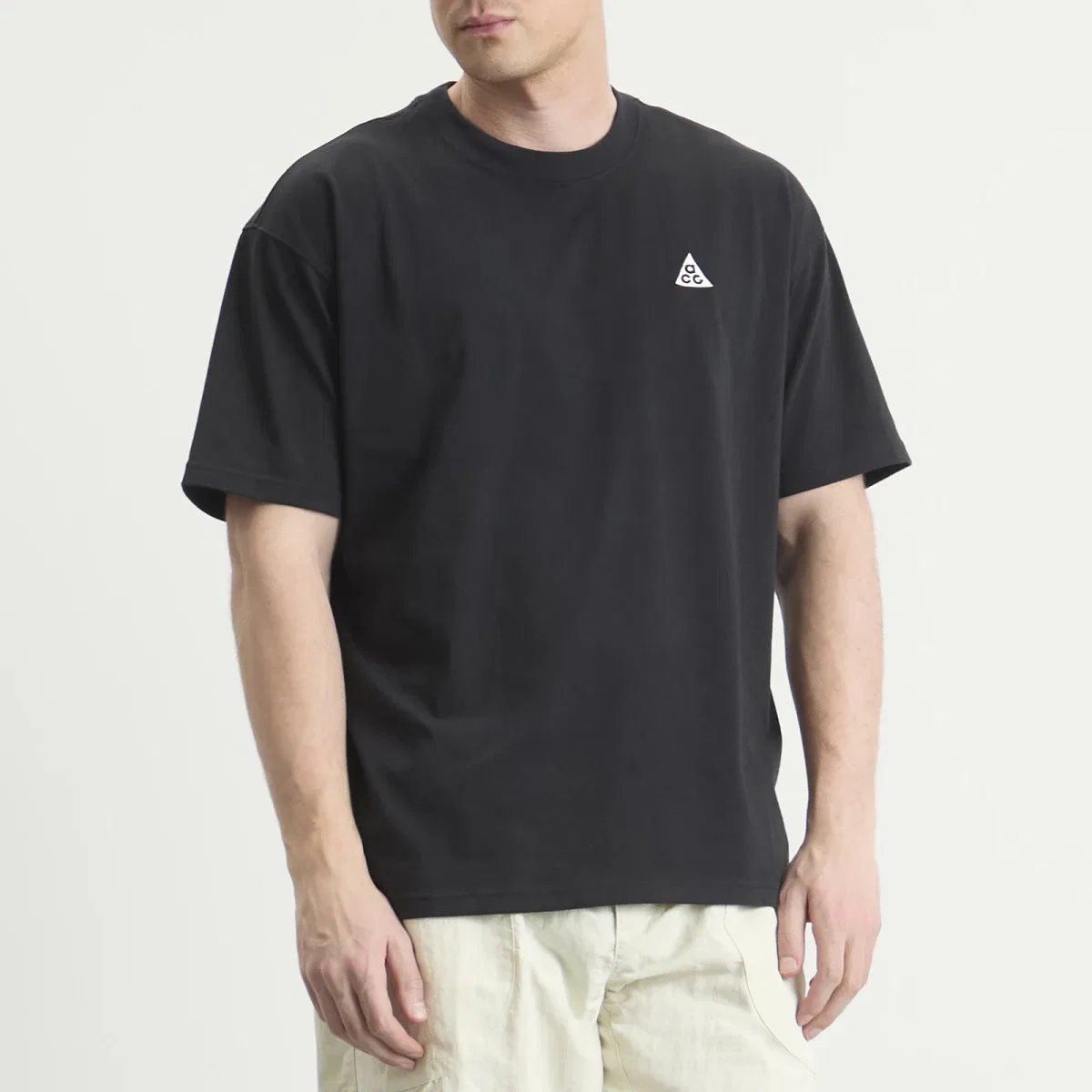 Футболка с технологией Dri-FIT Nike ACG Camp T-Shirt Nike, Black — фото 2