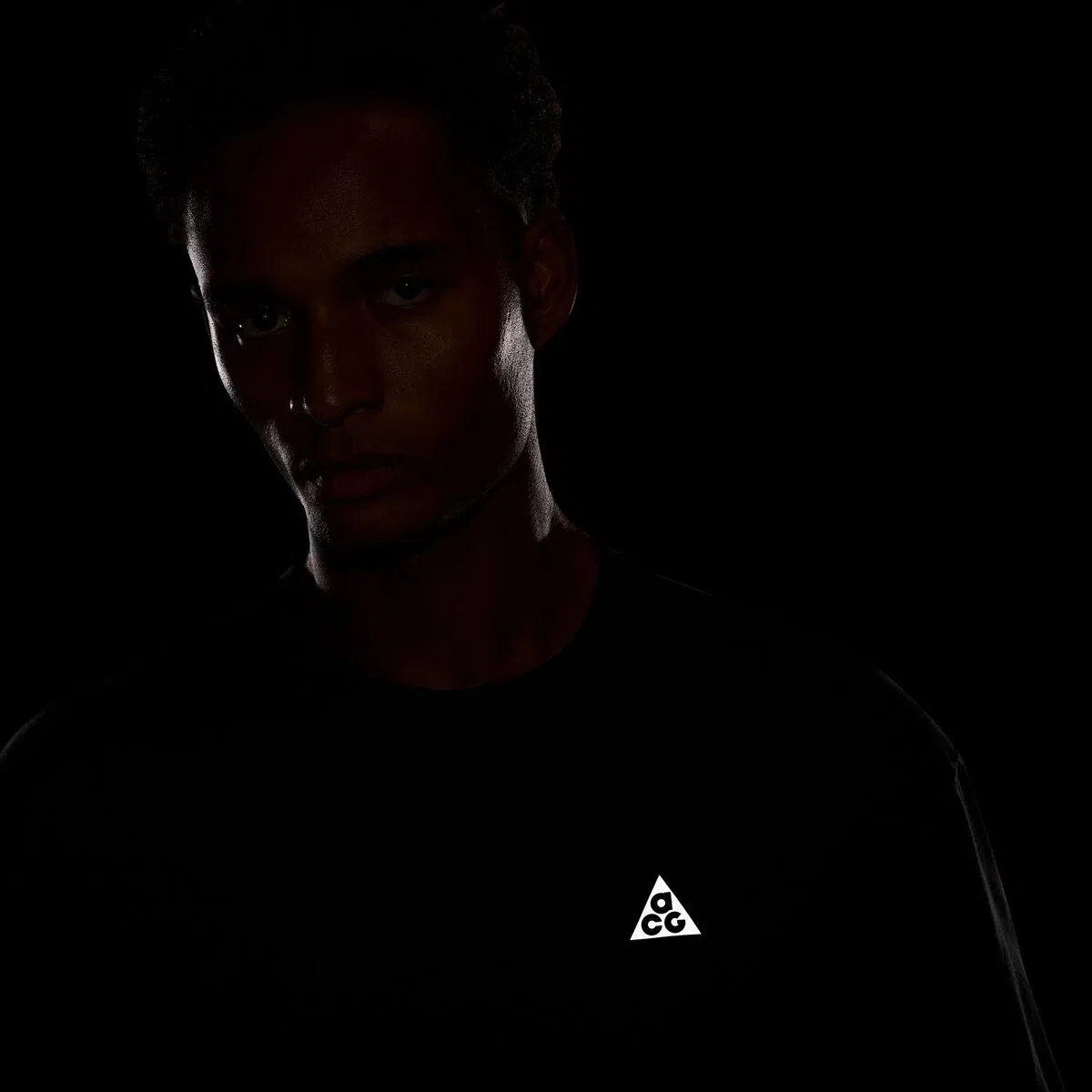 Мужская футболка с коротким рукавом Nike Dri-FIT Acg Dri-FIT Reflective Logo T-Shirt, черный — фото 2