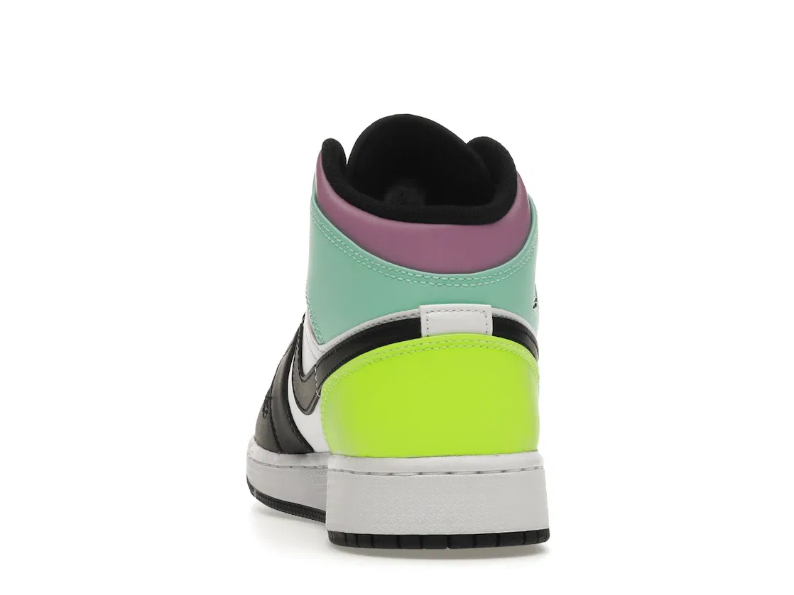 Детские кроссовки с контрастной расцветкой Jordan 1 Mid Jordan, White/Black-Volt-Green Glow — фото 4