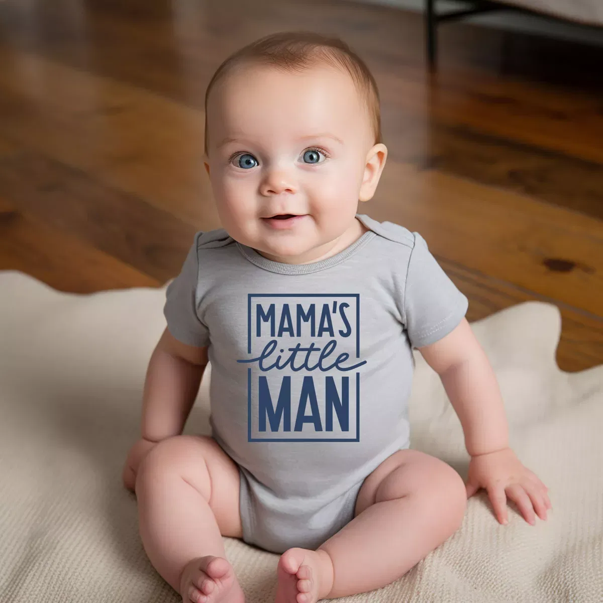 Детский боди с коротким рукавом Mama's Little Man The Juniper Shop, Heather Grey — фото 2