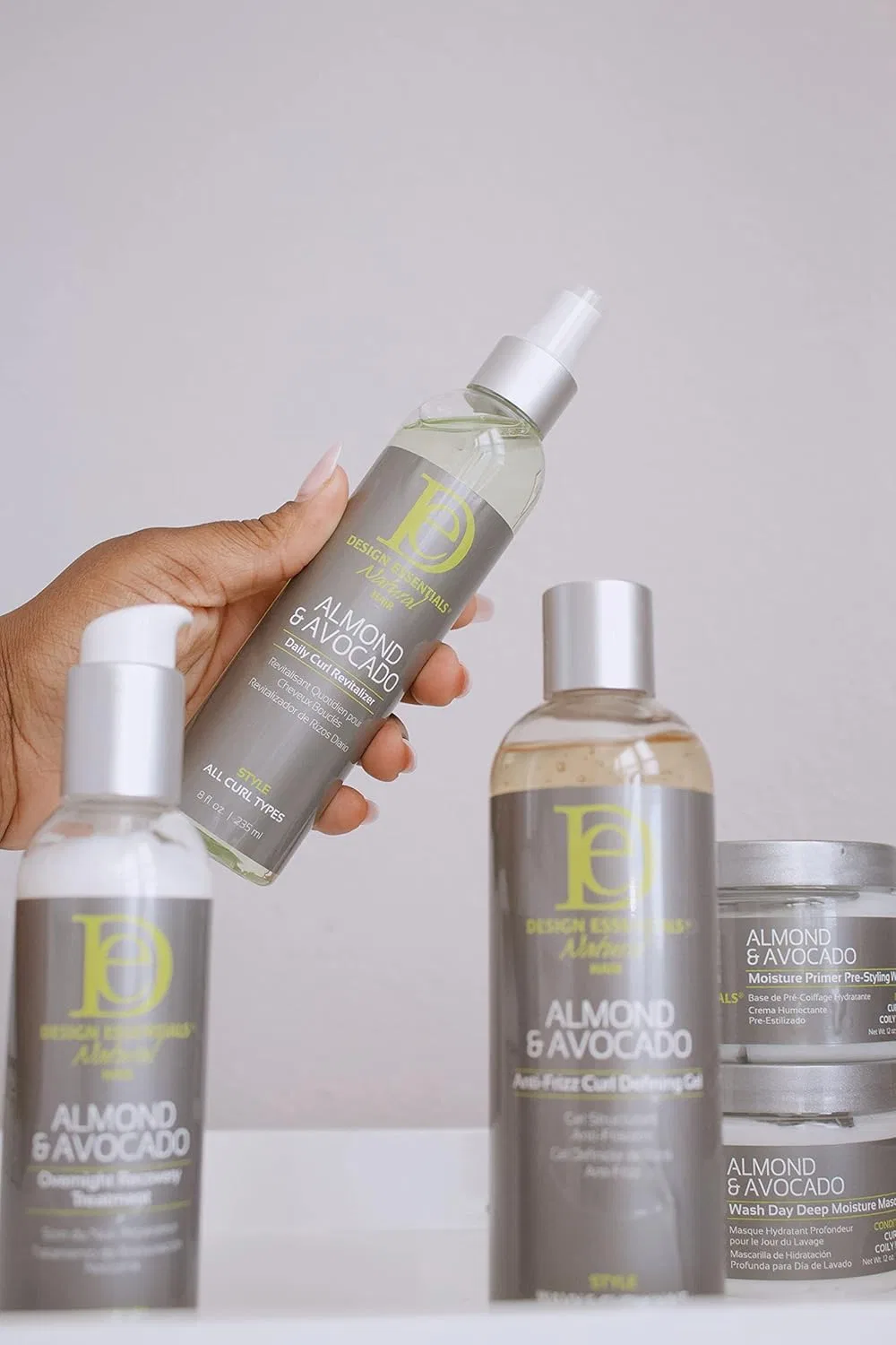 Ежедневный активатор локонов Design Essentials Natural Almond & Avocado Daily Curl Revitaliser 8 унций Design Essentials — фото 4