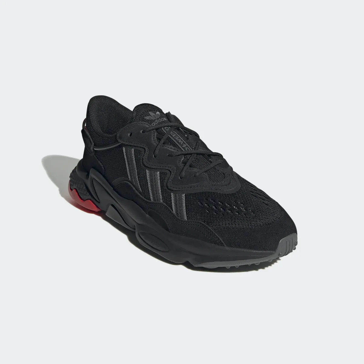 

Кроссовки Adidas Originals, цвет Core Black / Grey Five / Better Scarlet