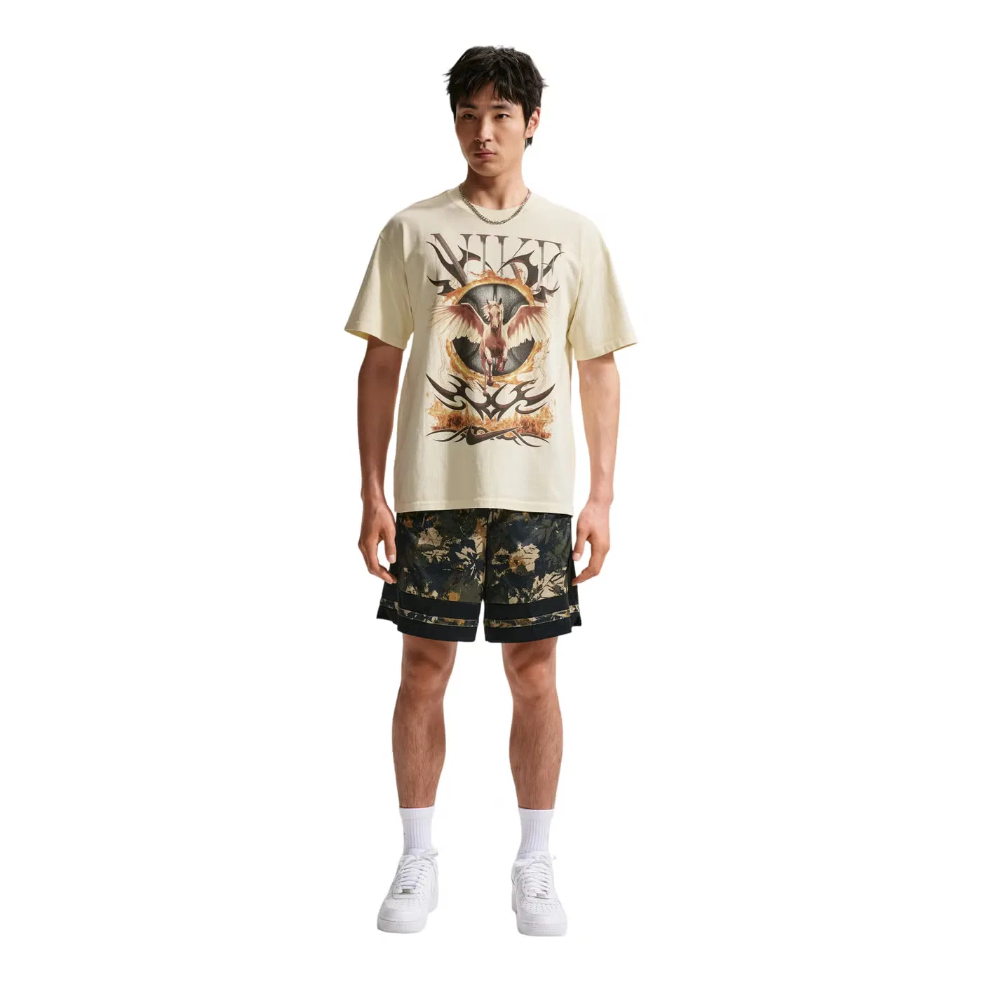 Шорты классические с технологией Dri-FIT Nike, бежевый