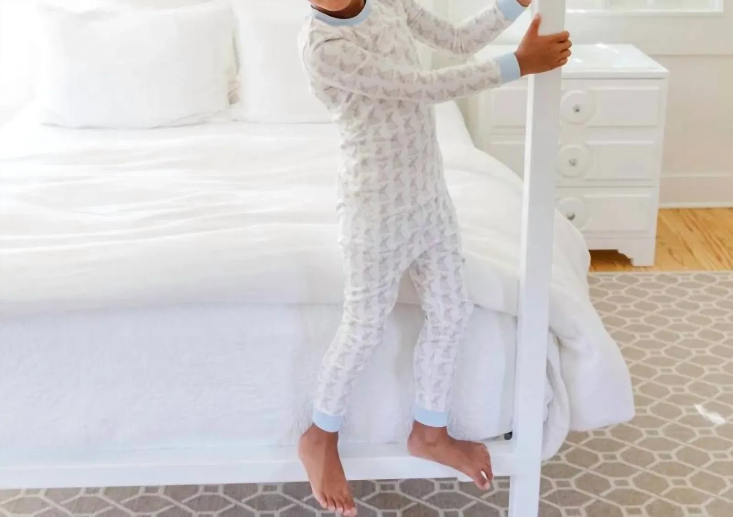 Детский комплект пижамный с принтом Grayson Pajama Pant Set lila + hayes, Easter Bunnies Blue