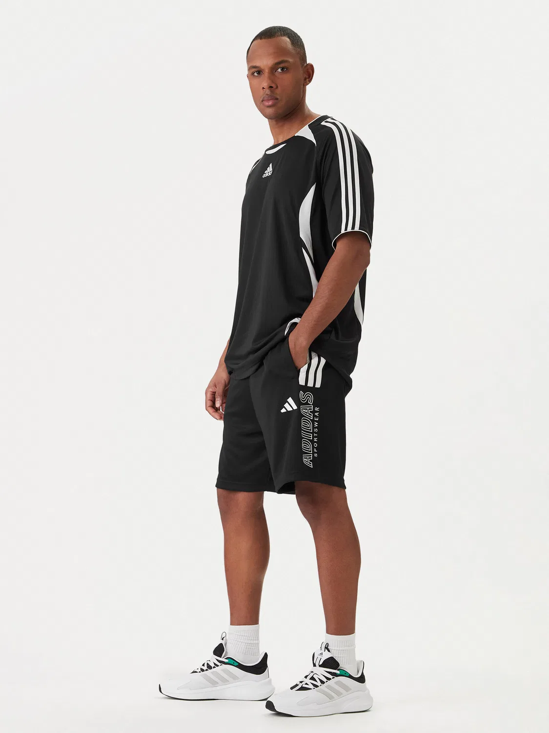 Мужские спортивные шорты стандартного кроя Tiro Wordmark Adidas, черный — фото 2