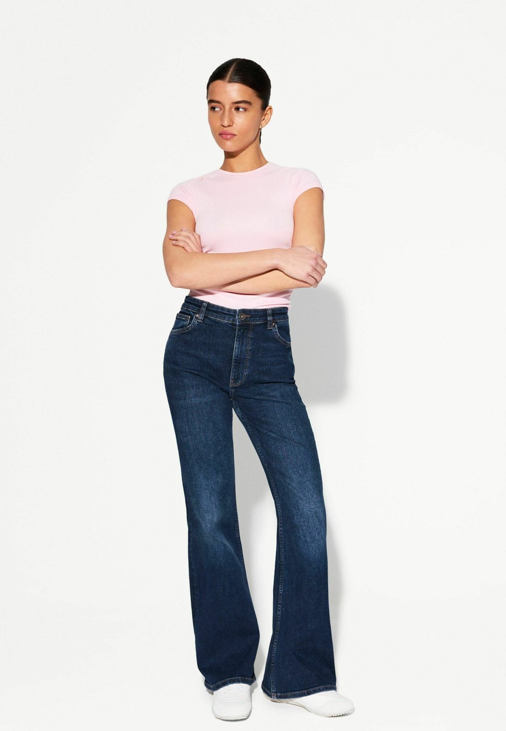 

Джинсы Bootcut Bershka, темно-синий
