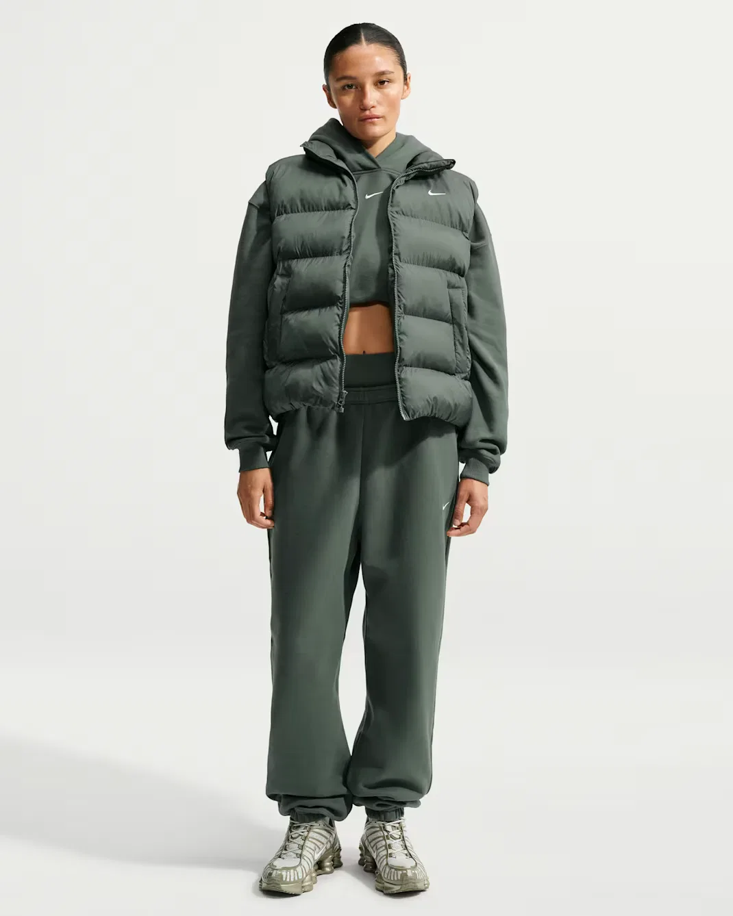 Женская толстовка с капюшоном оверсайз Nike Studio Fleece Medium Weight, Camo Green/Sail — фото 4
