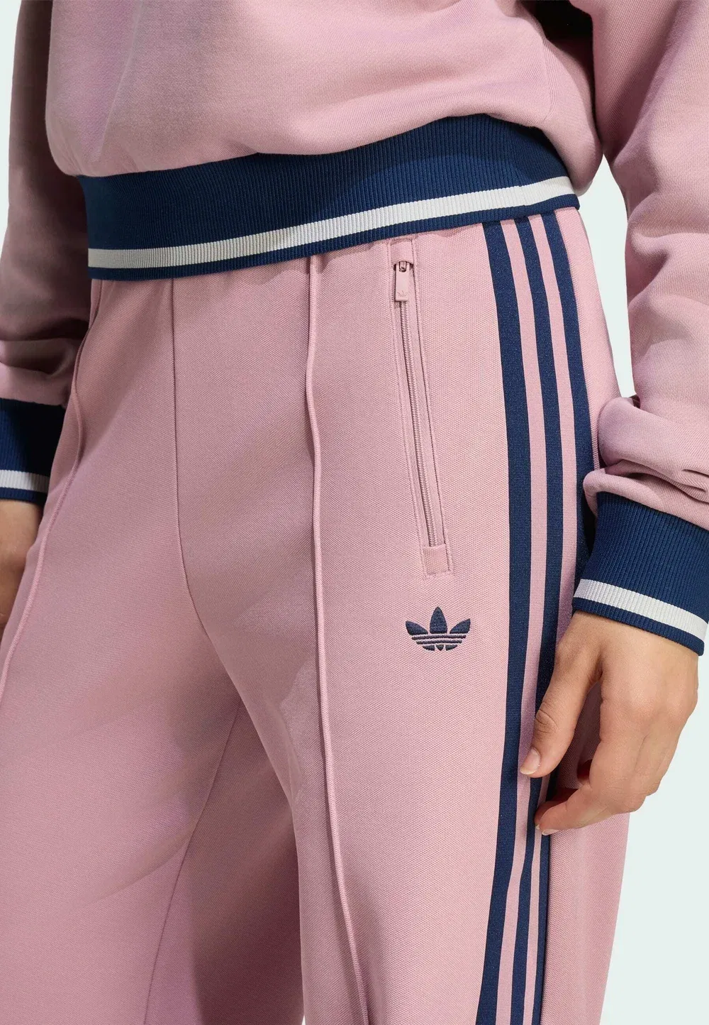 Классические спортивные штаны - брюки от спортивного костюма Adidas Originals, Magic Mauve Night Indigo — фото 3
