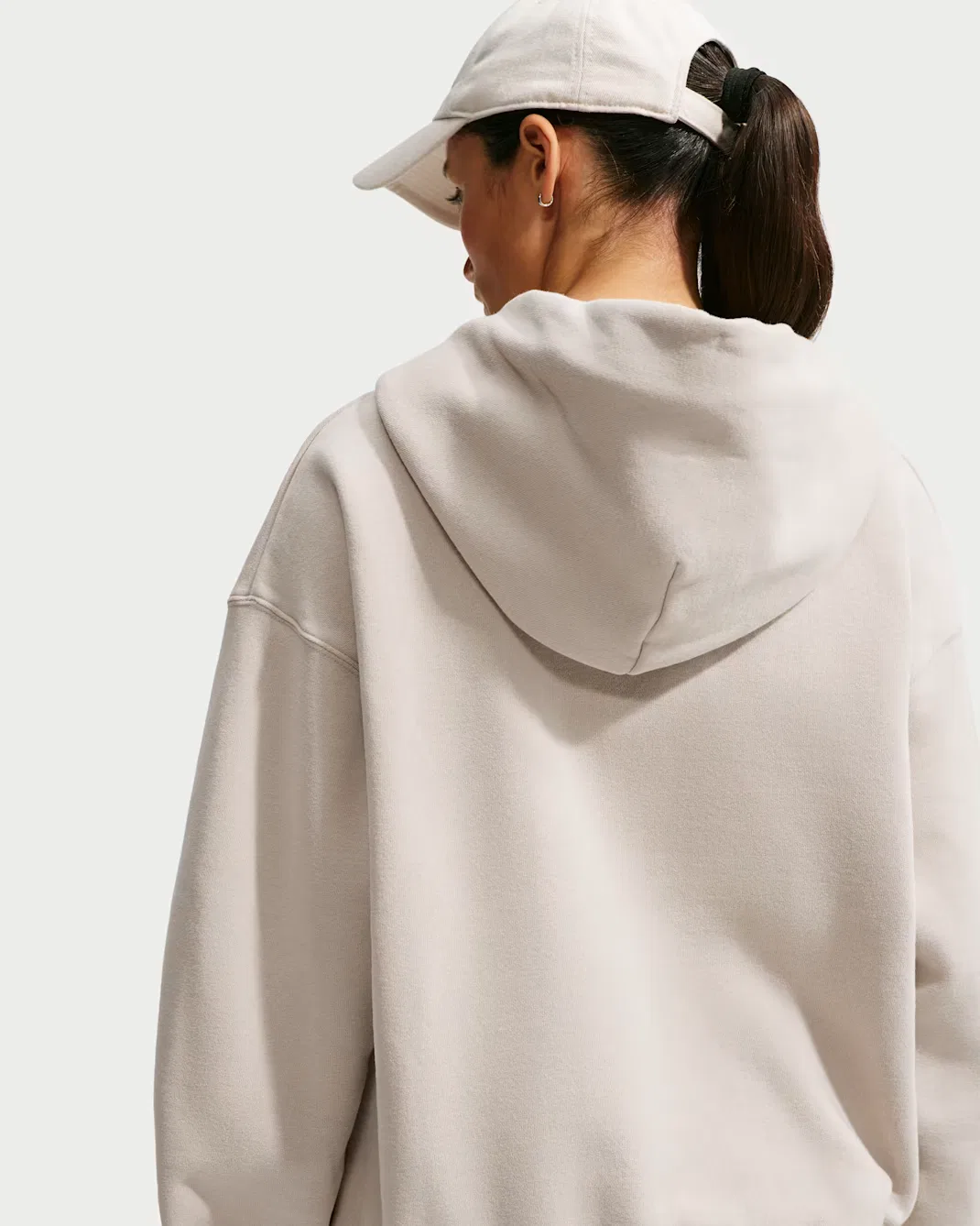 Женская толстовка оверсайз на молнии Nike Studio Fleece Medium Weight, Cream II/Sail — фото 2