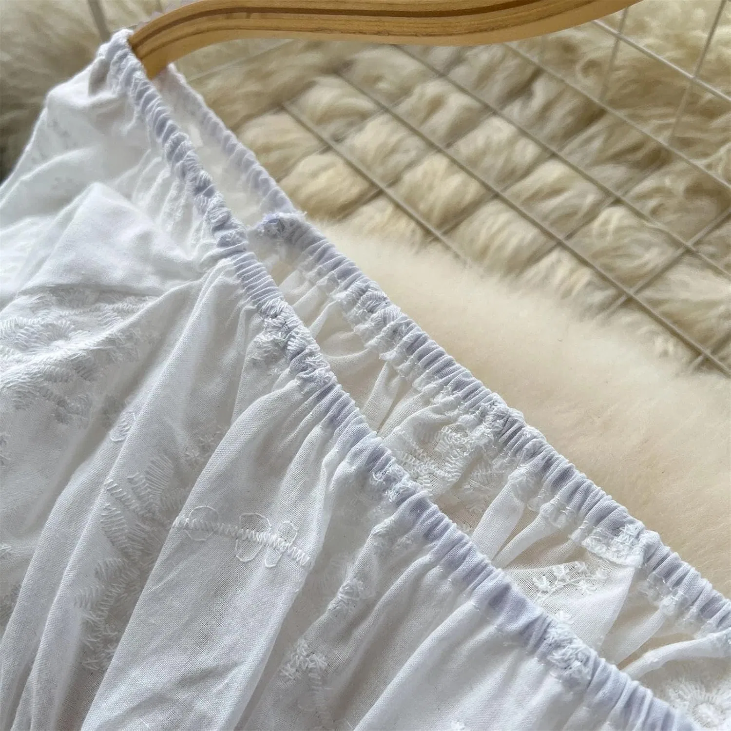 Женский комплект из топа и юбки с цветочным принтом, White — фото 4