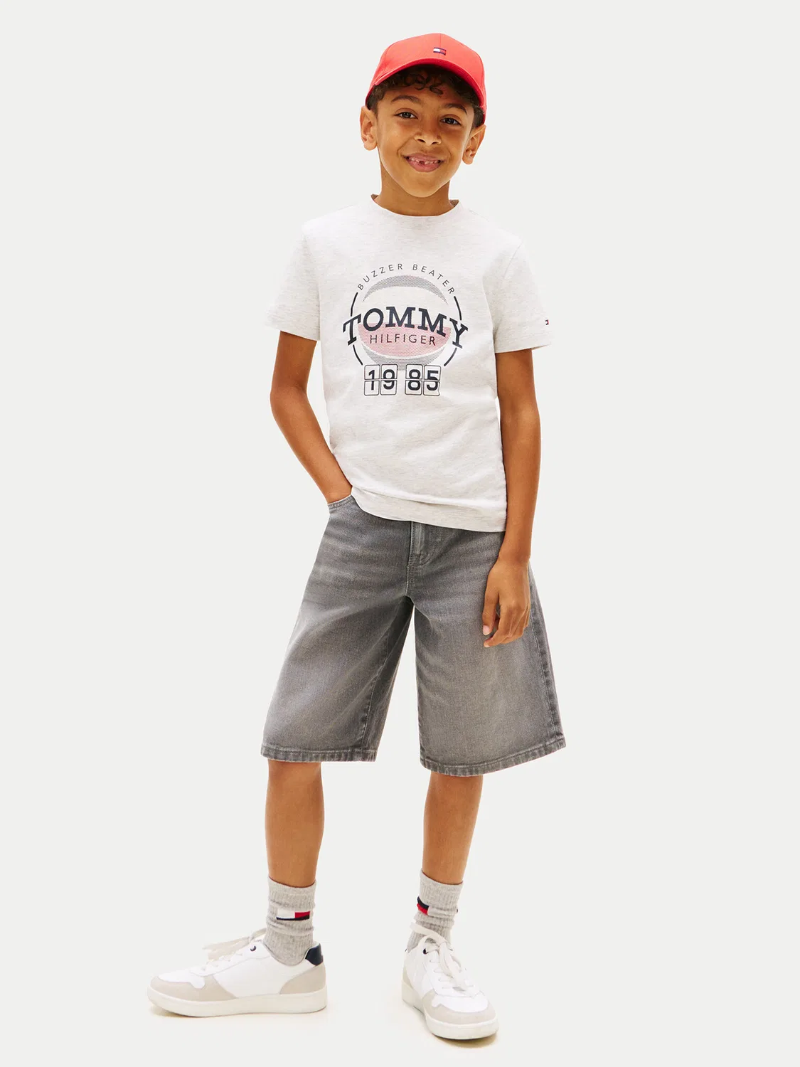 Футболка стандартного кроя для мальчика Basketball Graphic Tommy Hilfiger, светло-серый — фото 2