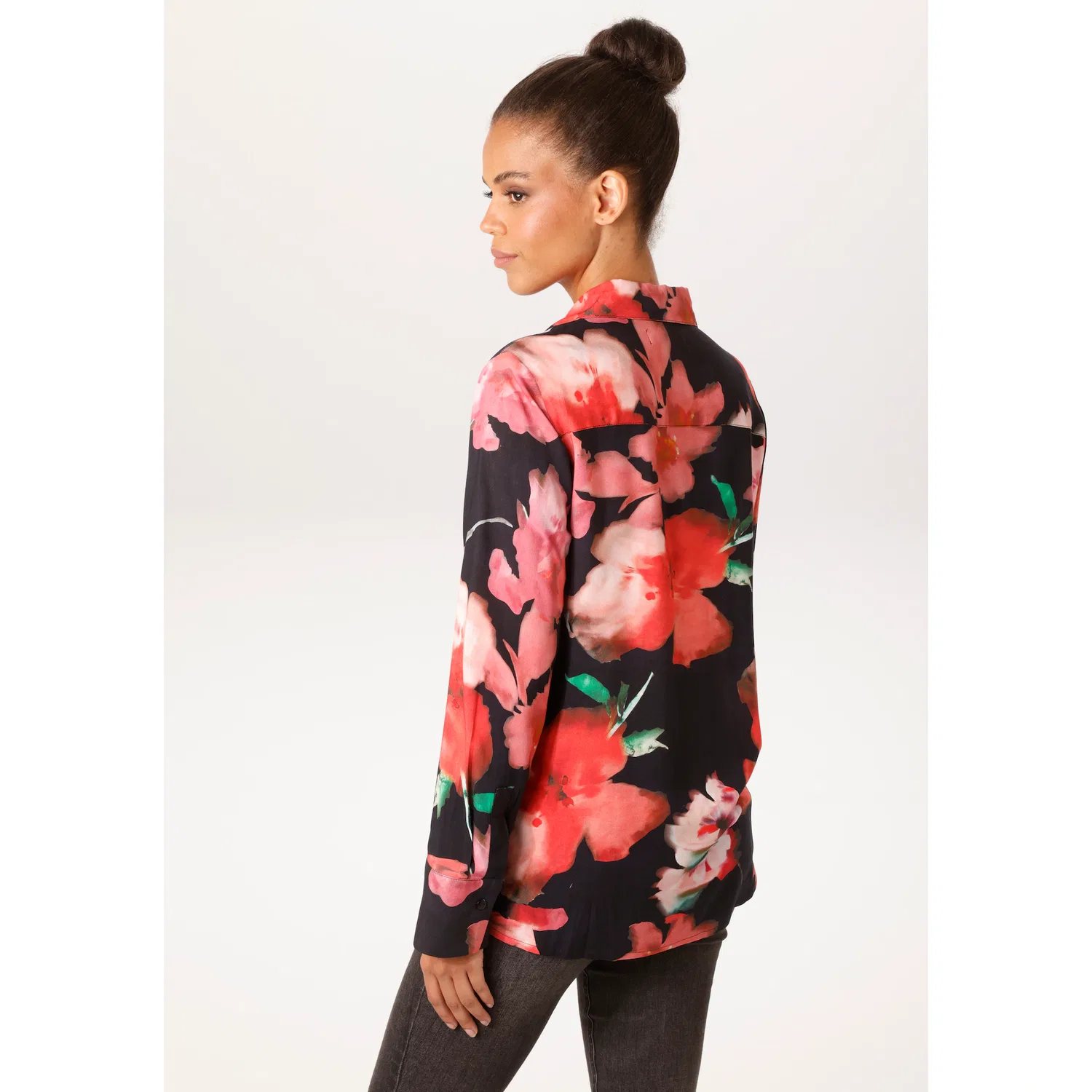 Женская блузка с батик-принтом Aniston CASUAL, Black/Red/Pink/Green/Apricot/Brown — фото 2
