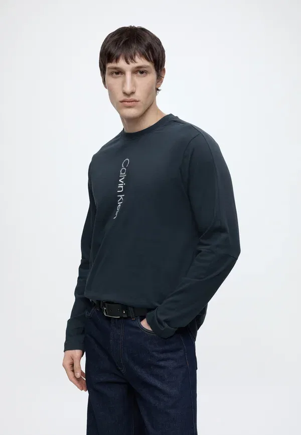 Футболка с графическим принтом, спортивная, с длинными рукавами Calvin Klein — фото 4