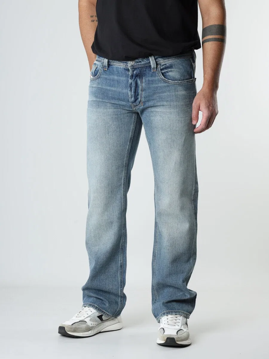 Джинсы DIESEL Regular Jeans '1985 LARKEE' пыльно-голубого цвета — фото 3