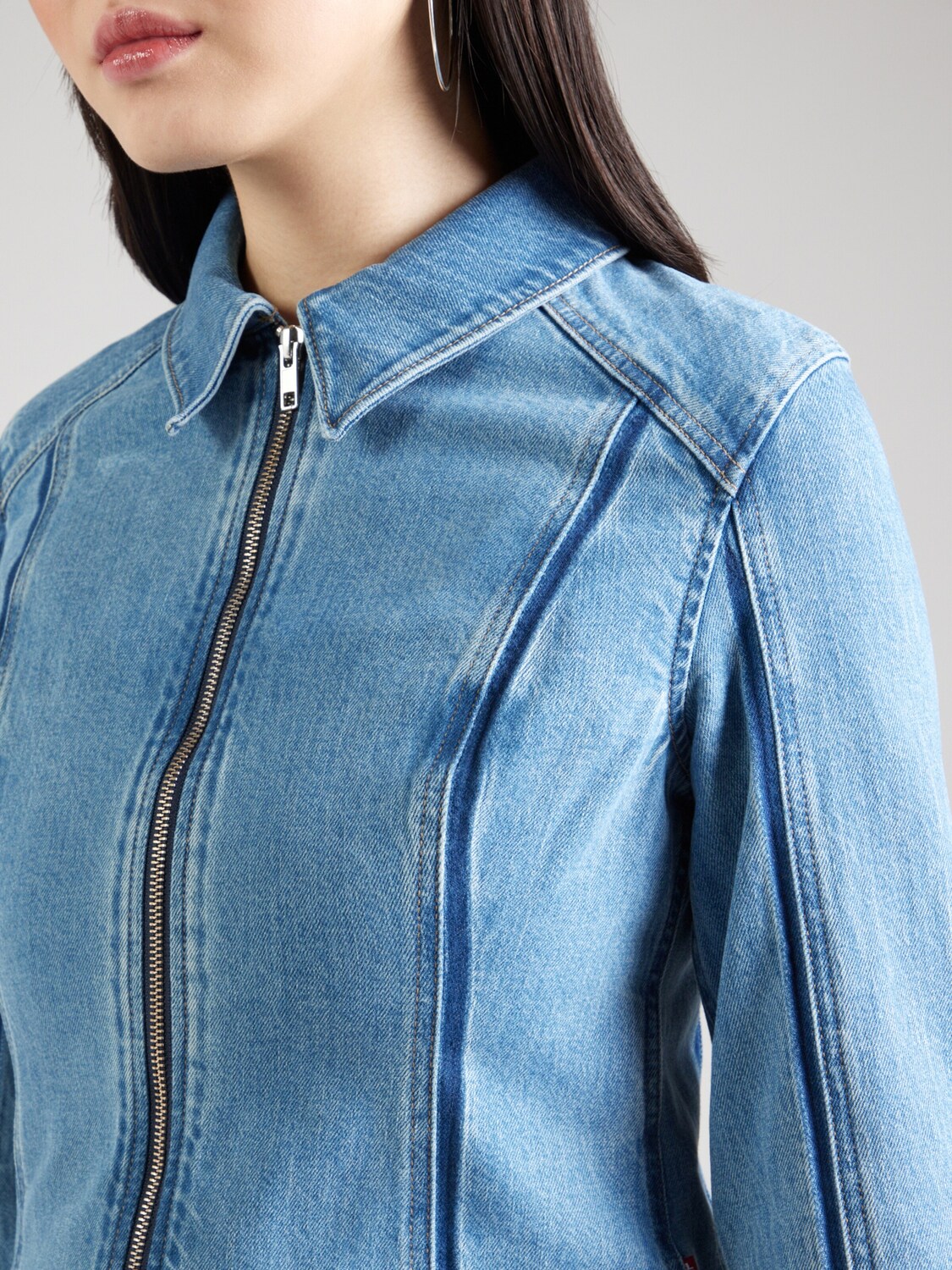 LEVI'S  Демисезонная куртка 'Shadow Seamed Trucker Jacket' в синем дениме — фото 2