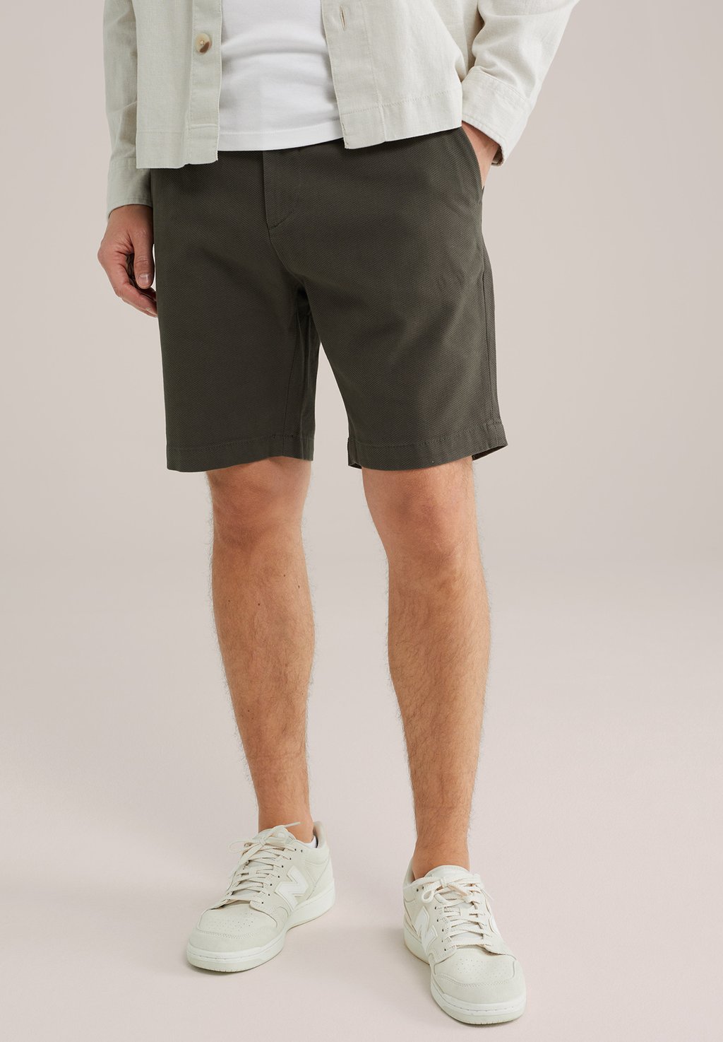 

Шорты WE Fashion, цвет Army Green