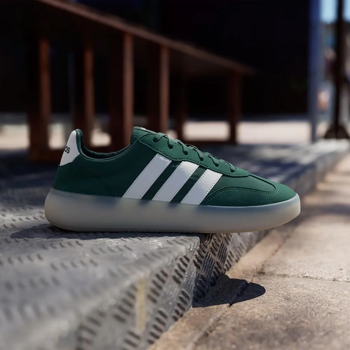 Кроссовки унисекс Adidas Barreda Decode, белый/зеленый — фото 2