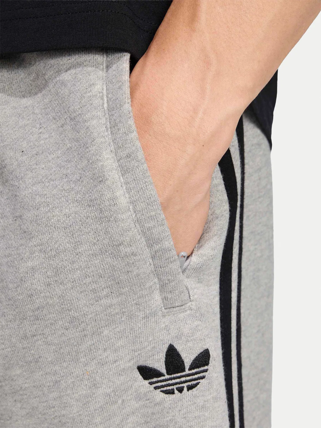 Мужские спортивные шорты стандартного кроя Adidas, серый — фото 4