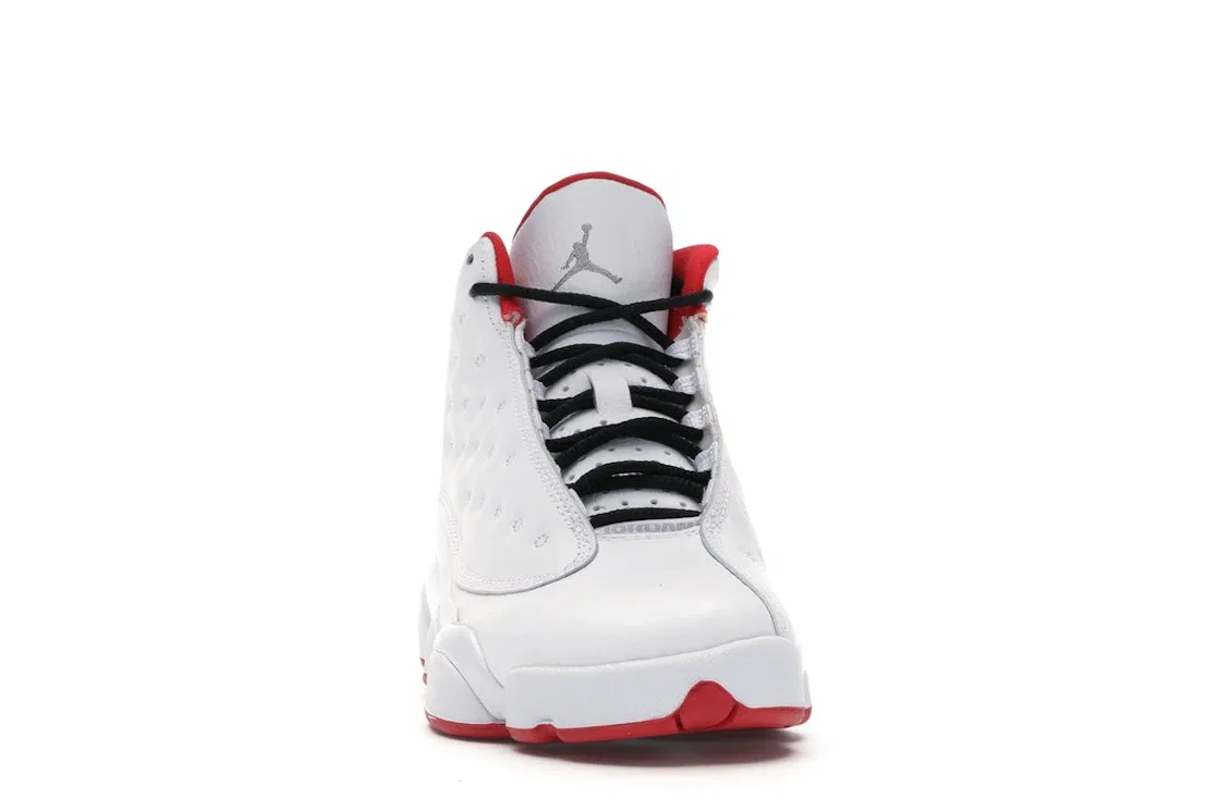 Детские кроссовки с асимметричным дизайном Jordan 13 Retro Alternate History of Flight Jordan, White/Metallic Silver-University Red — фото 2