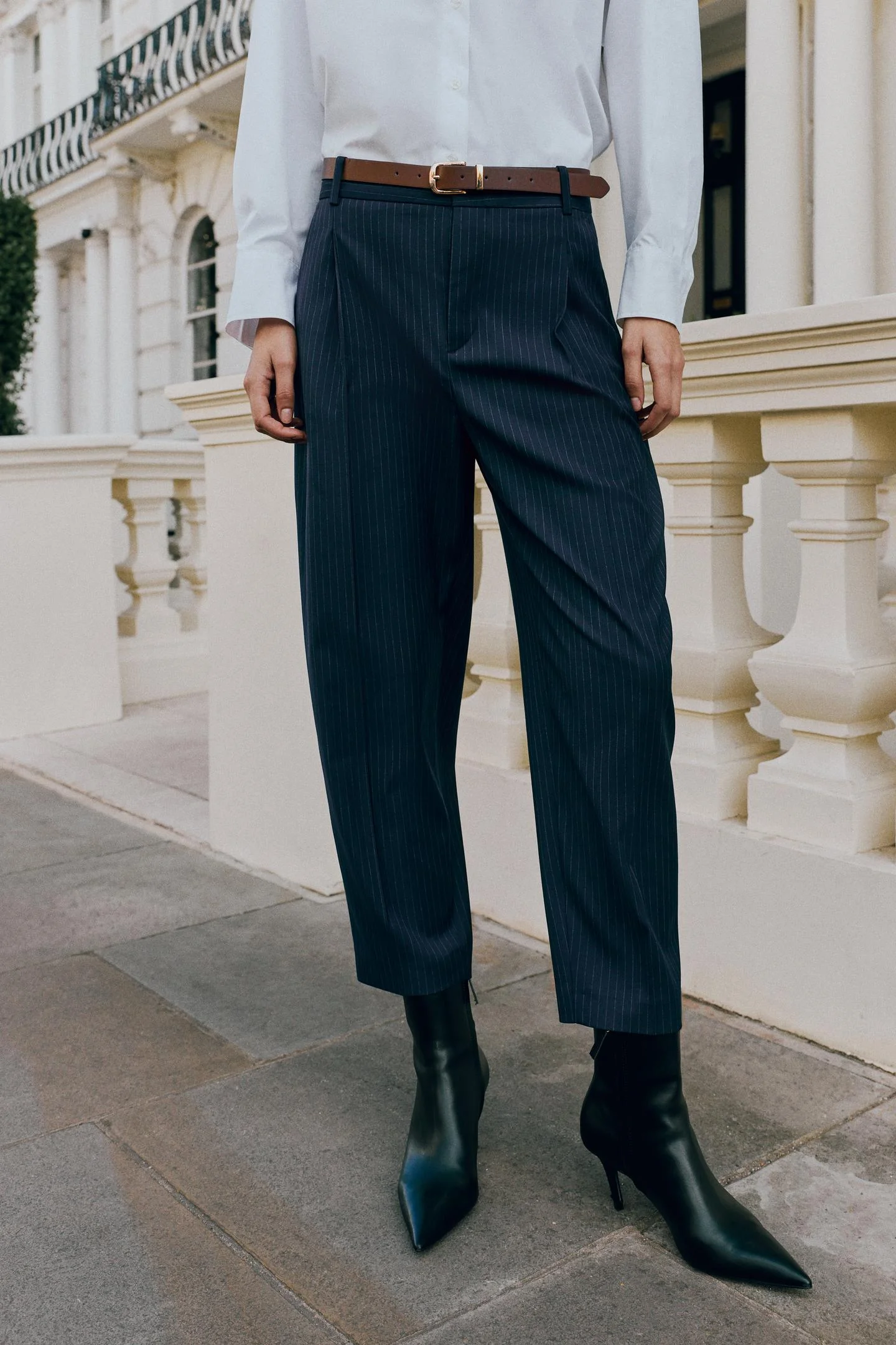 Брюки Zara укороченные с ремнем, темно-синий