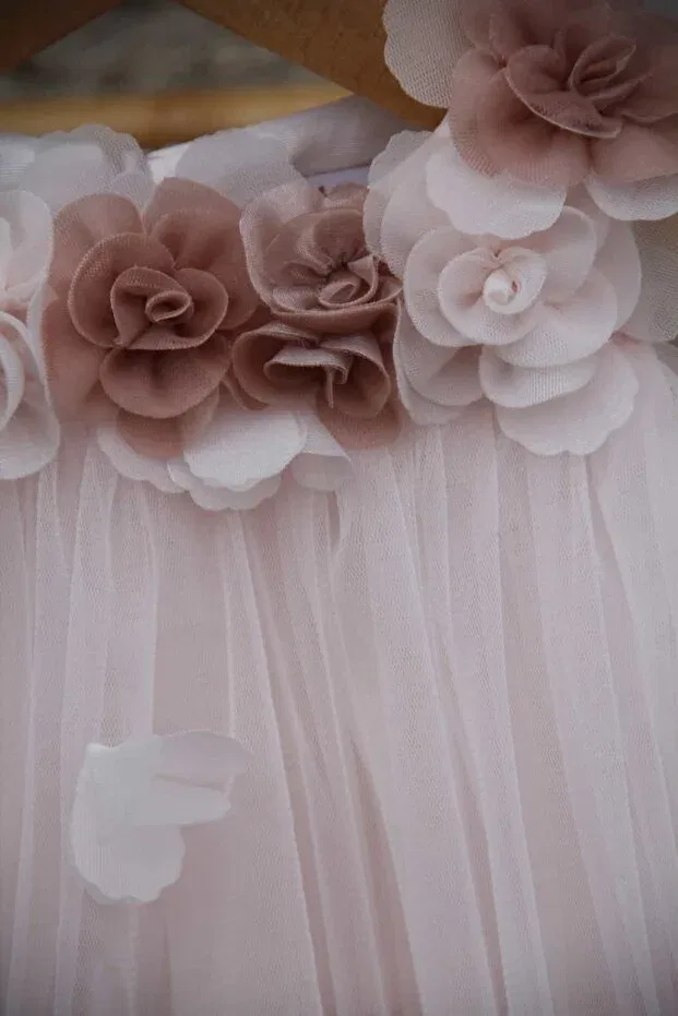 Детское платье для девочек с цветочным принтом Juliette Floral Detailed Tulle Dress Liv Olivia Kids, Ecru — фото 4