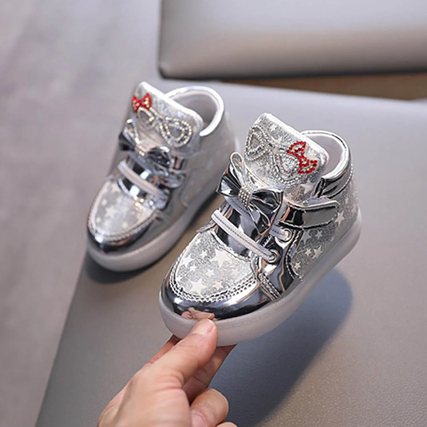 Детские кроссовки для девочек со светящейся подошвой IWIHMIV, Silver — фото 2