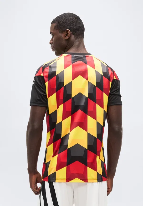 Предматчевая домашняя форма сборной Германии (26-й тур) - футбольная футболка Adidas Performance, черный/желтый — фото 3