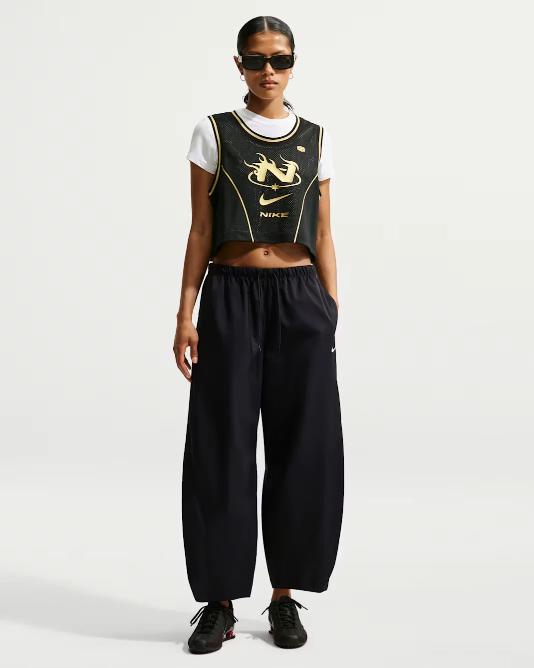 Женские свободные брюки средней посадки в форме бочки Nike Sportswear, Black/Black/Sail
