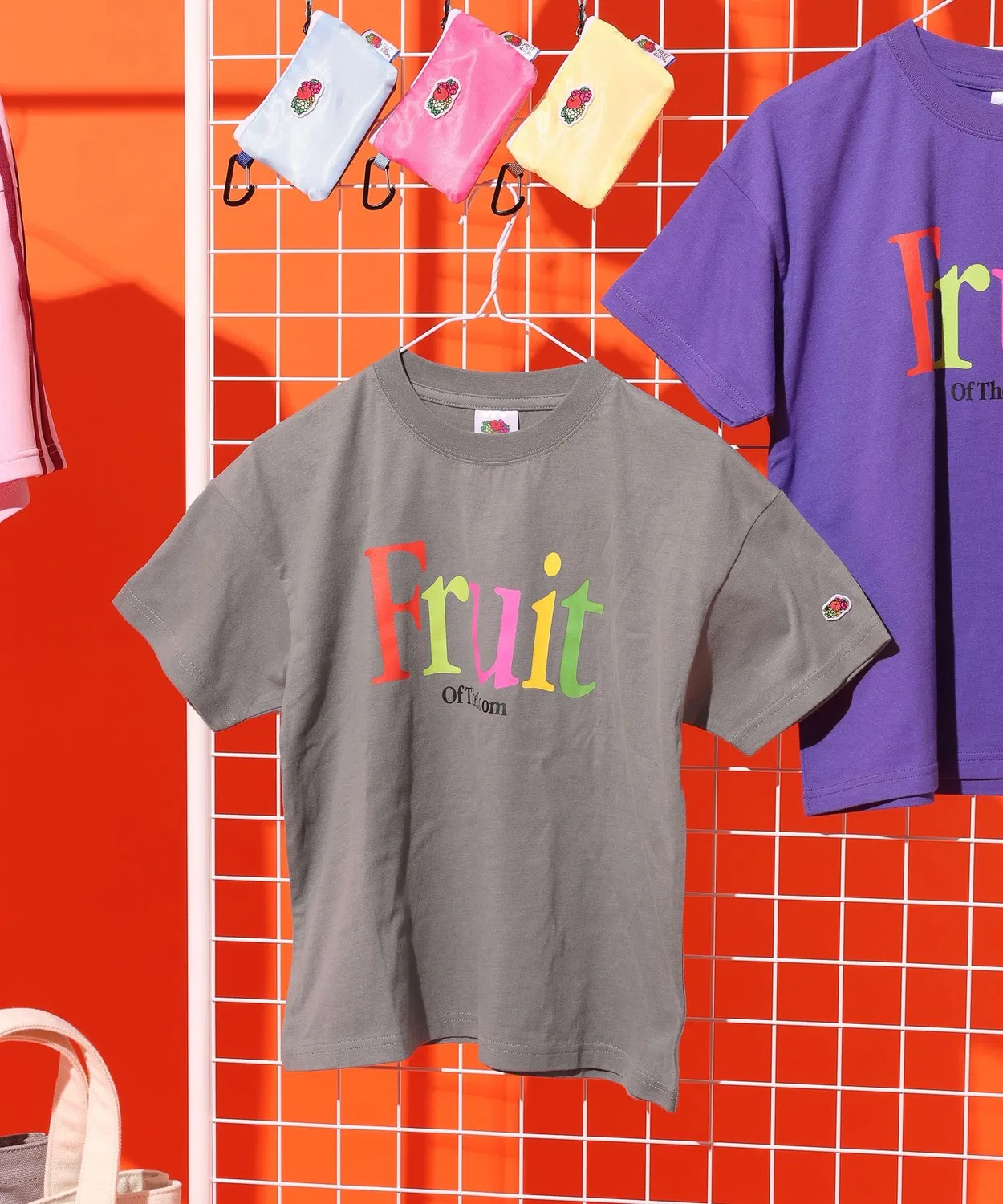 Детская футболка с принтом Colorful Logo Fruit of the Loom, Серый
