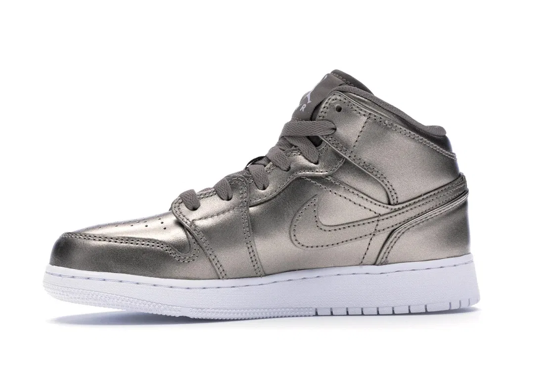 Детские кроссовки для мальчиков с кожаным верхом Jordan 1 Mid Jordan, Sepia Stone/White-Noble Red — фото 3