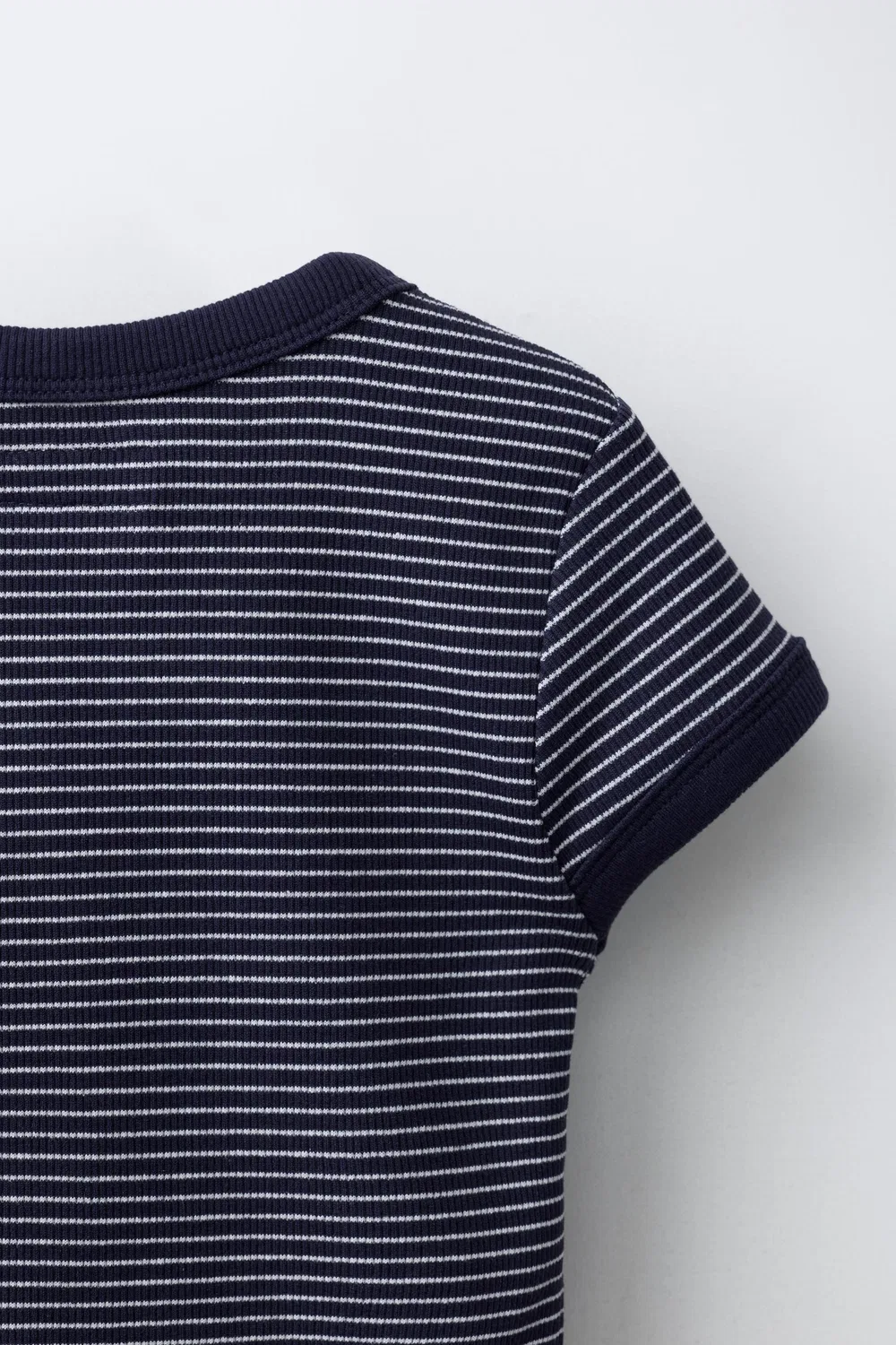 Полосатая ребристая футболка с V-образным вырезом ZARA, Stripes — фото 4