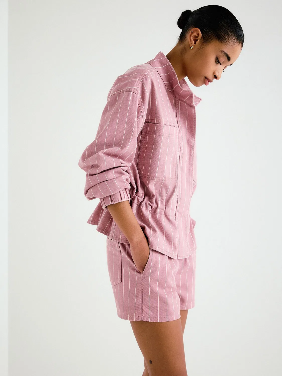 Куртка джинсовая с воротником-стойкой, молнией и шнурком, Pink Stripe Next, розовая полоска — фото 3