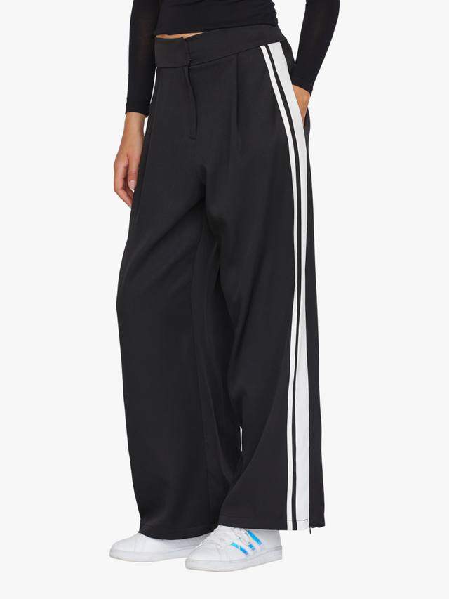 

Брюки в полоску от галя Sisters Point, цвет Black/Cream