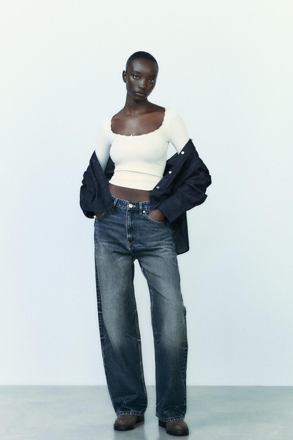 

Бесшовная кружевная футболка с бантом ZARA, экрю