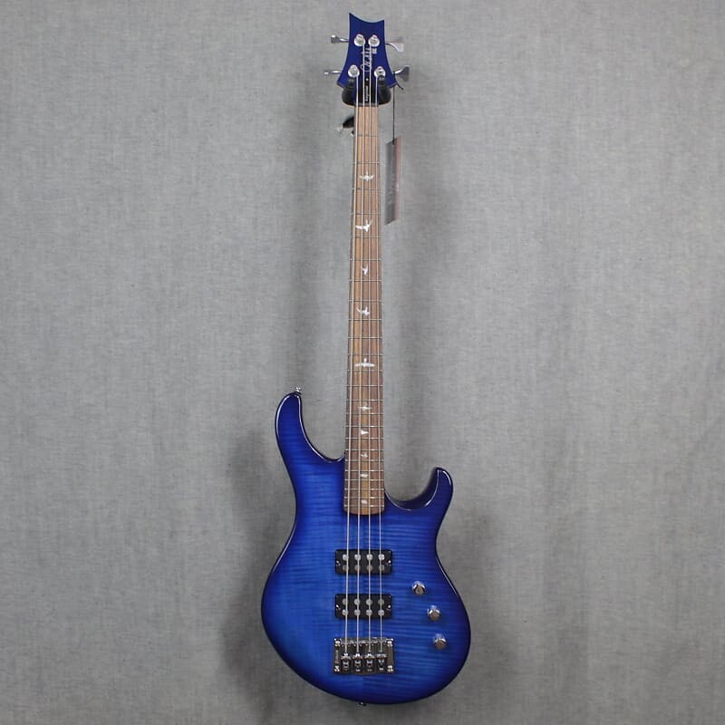 

PRS SE Kingfisher Bass - выцветшая синяя обертка вокруг взрыва