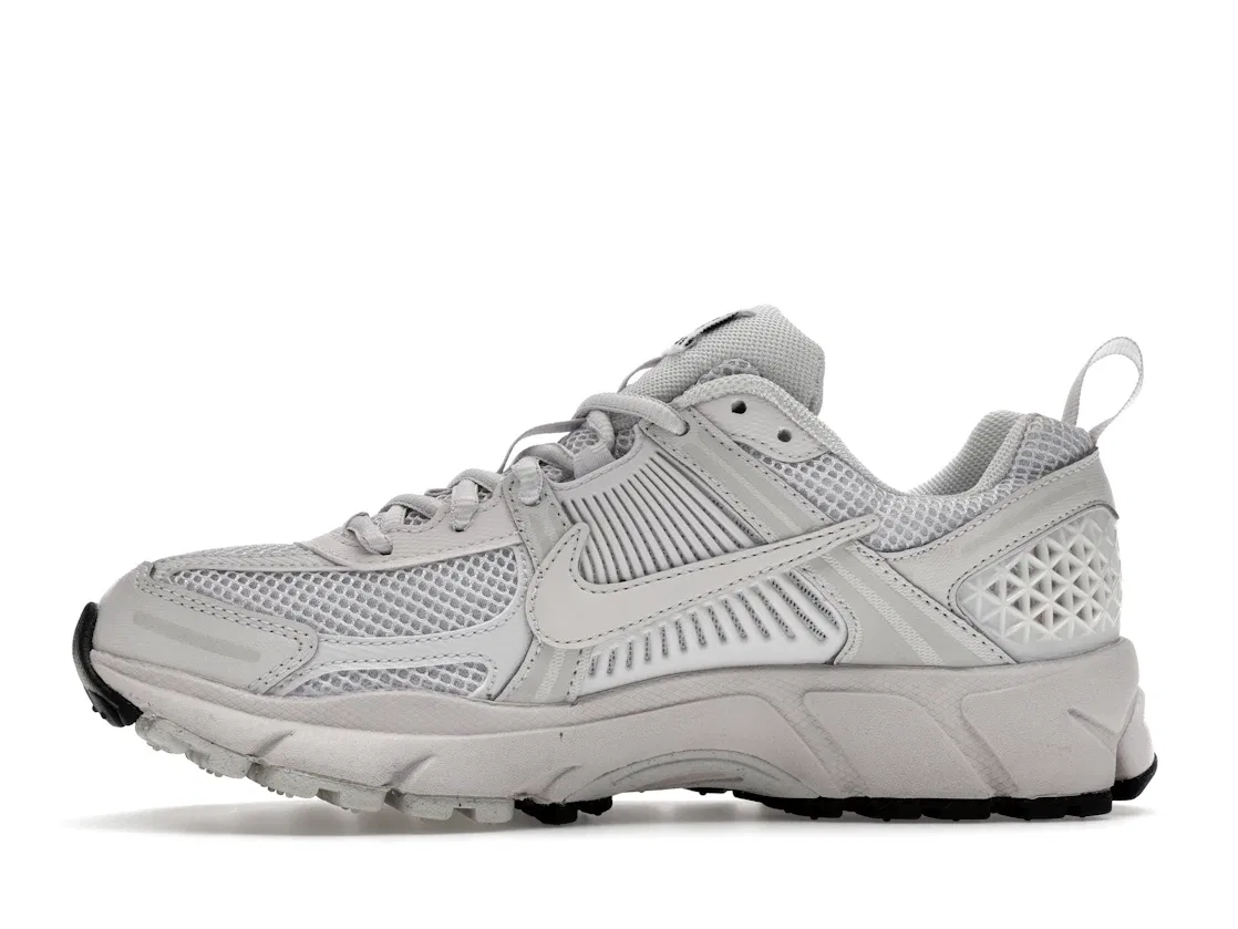 Детские кроссовки Lifestyle Nike Zoom Vomero 5, White/Black/Sail/Vast Grey — фото 3