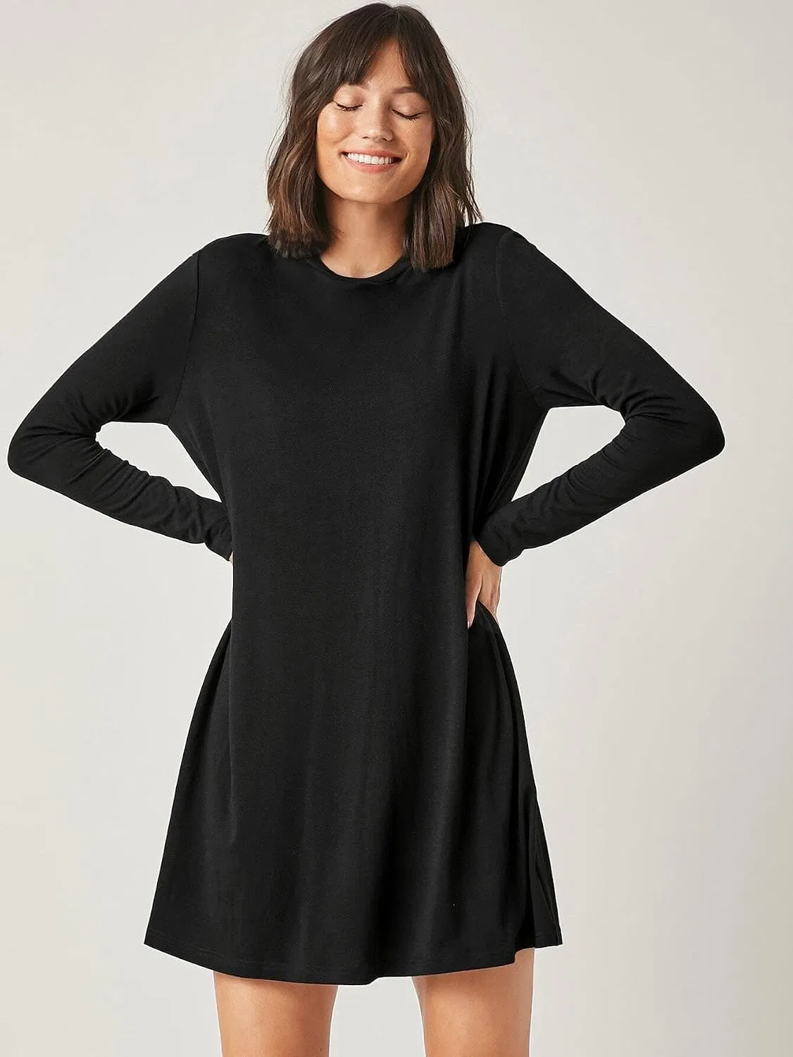 Женское короткое платье-футболка с длинным рукавом, Black — фото 2