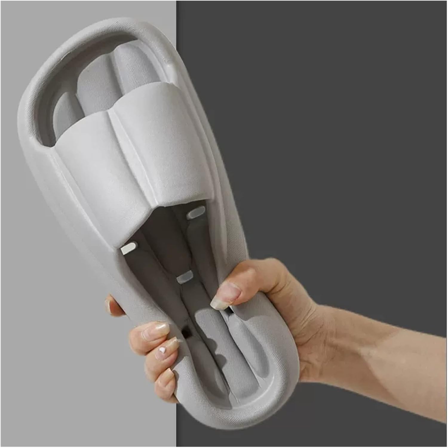 

Сандалии для душа и ванной комнаты, нескользящие, быстросохнущие, для пляжа и бассейна, с дренажными отверстиями, тапочки-шлепанцы для душа, для женщин и мужчин (цвет: черный, размер: EUR42-43) Mehwsur