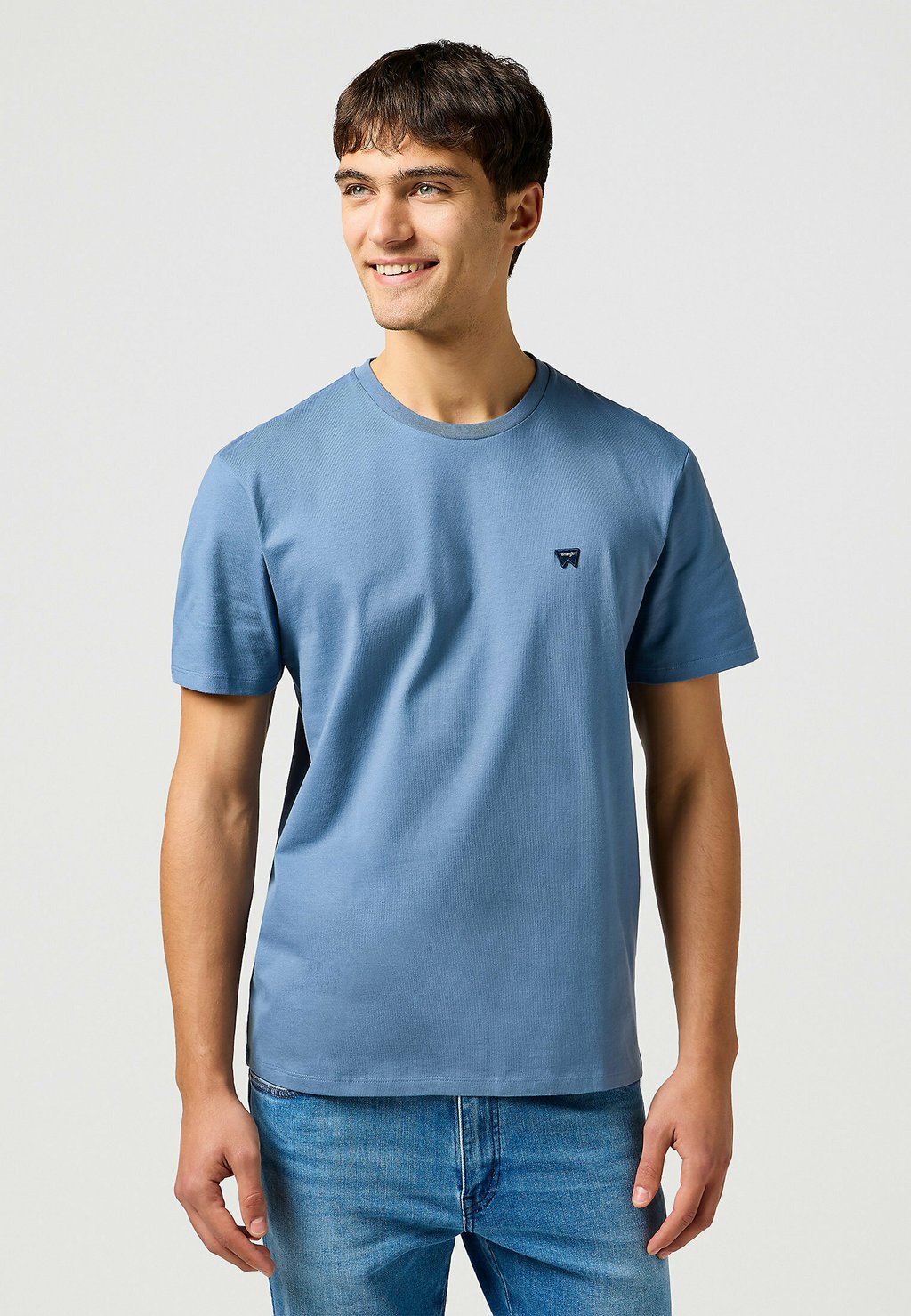 

Базовая футболка Wrangler, цвет Dusty Blue