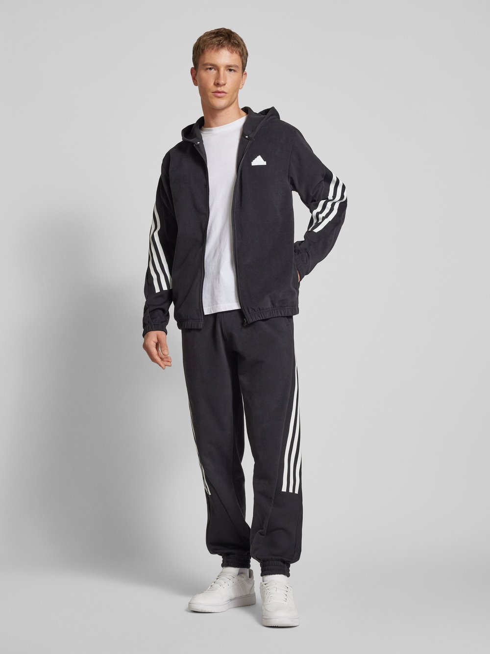 

Толстовка с логотипом ADIDAS SPORTSWEAR, черный