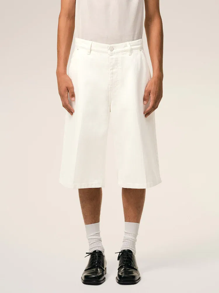 Шорты бермуды джинсовые Loose Bermuda Shorts AMI PARIS, White — фото 2