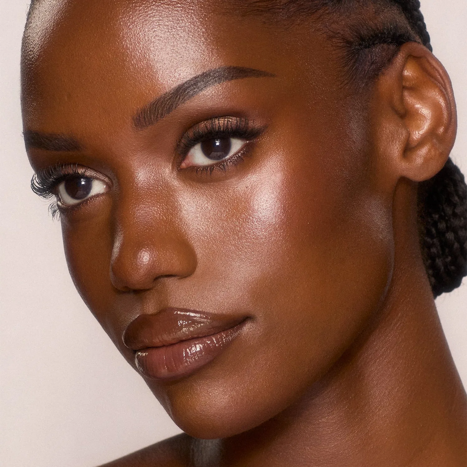Тональный стик Unreal Skin Sheer Glow Tint Charlotte Tilbury, 10 г, Shade 14 Deep — фото 2