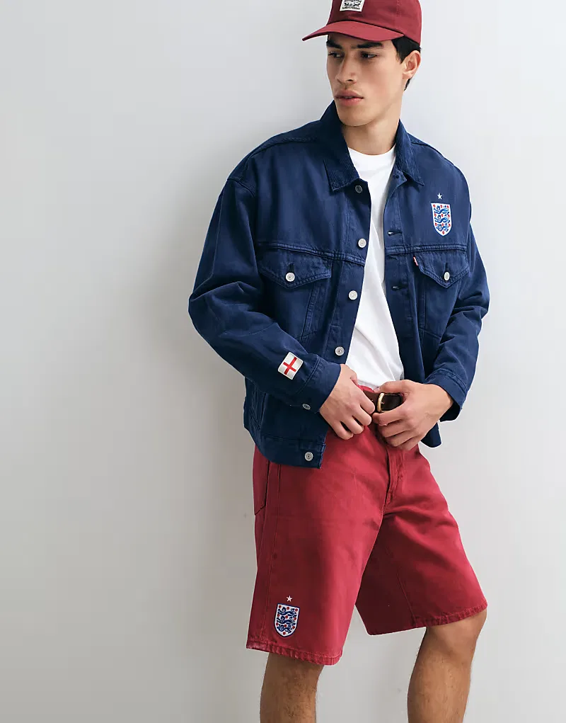 Джинсовый комплект Levi's England 478, свободный крой, шорты, красный цвет — фото 3