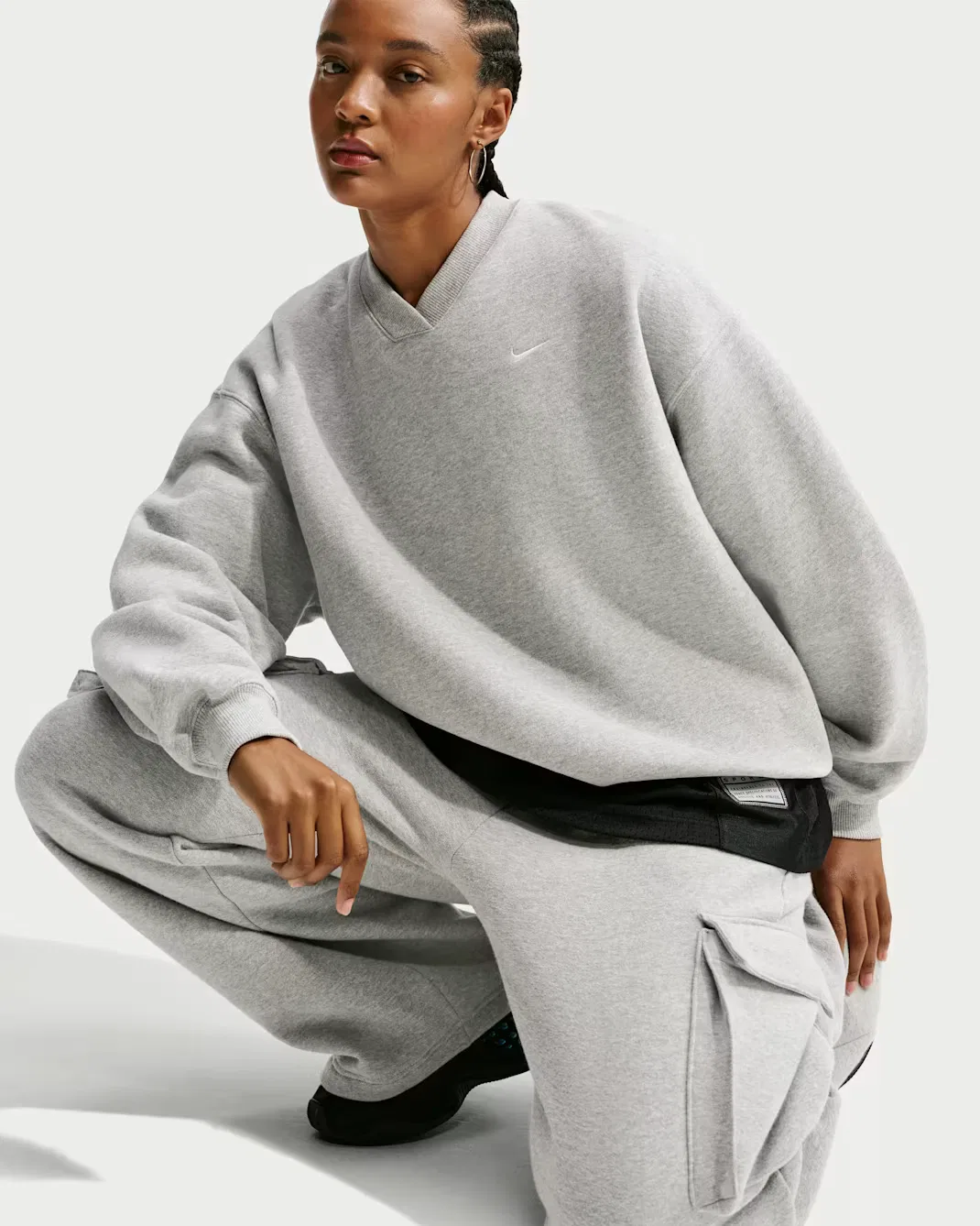 Женская свободная кофта с V-образным вырезом Nike Studio Fleece Medium Weight, Dark Grey Heather/Sail — фото 3